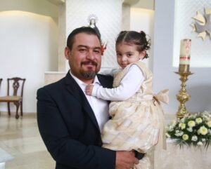 Ricardo Martos, figuró como padrino de Elena